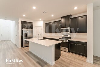 6845 Greensmen Ave in Las Vegas, NV - Foto de edificio - Building Photo