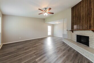 6702 Blackberry Dr in Arlington, TX - Building Photo - Building Photo