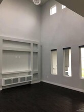 812 W Iroquois Ave in Pharr, TX - Foto de edificio - Building Photo