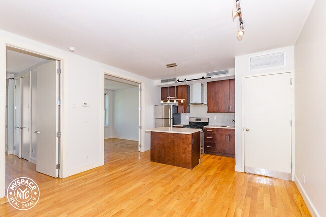 26 Fayette St, Unit 3F in Brooklyn, NY - Building Photo - Building Photo
