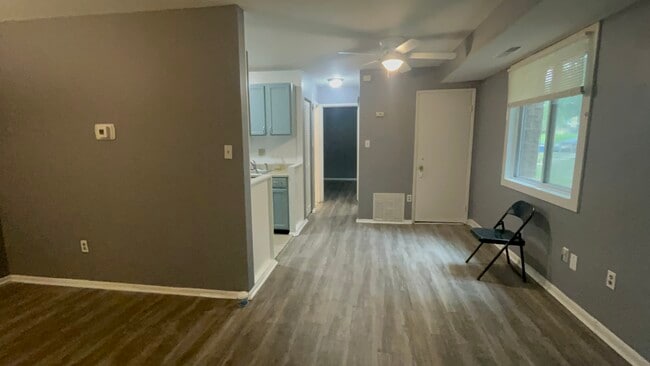 5400 85th Ave, Unit 104 in New Carrollton, MD - Building Photo - Building Photo