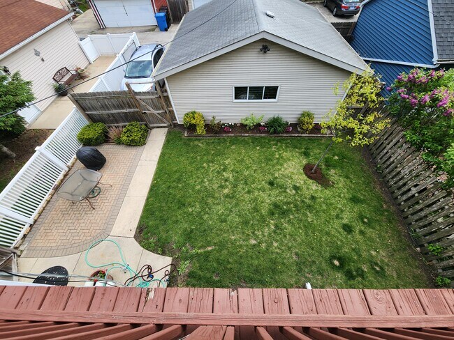 4025 N Springfield Ave, Unit 2 in Chicago, IL - Building Photo - Building Photo