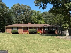 110 Otelia Ln in Covington, GA - Building Photo