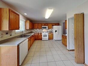 347 Deering Ln in Bolingbrook, IL - Building Photo - Building Photo