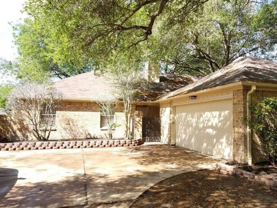 17510 Mapletrail Dr in Houston, TX - Building Photo