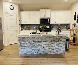 8404 Radiant St in Garland, TX - Building Photo - Building Photo