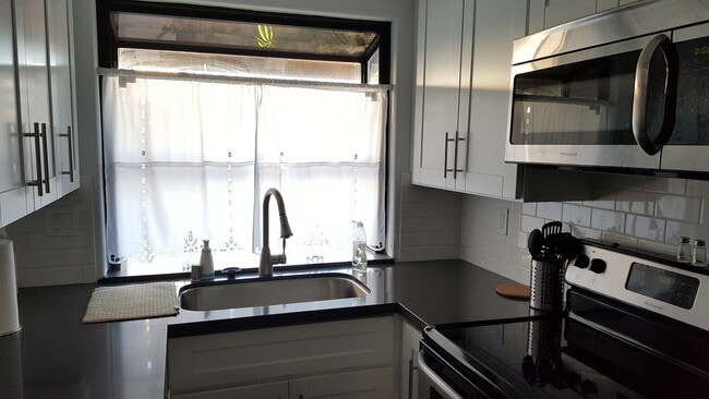 4255 33rd St, Unit 4 in San Diego, CA - Foto de edificio - Building Photo