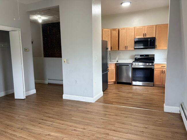 16 Flint St, Unit 3