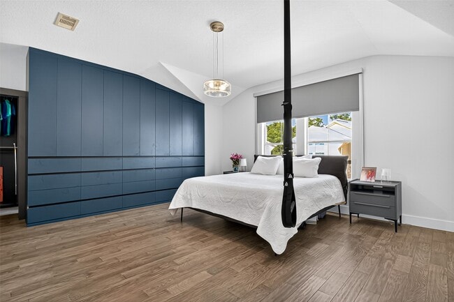 10021 Hillside Bayou Dr