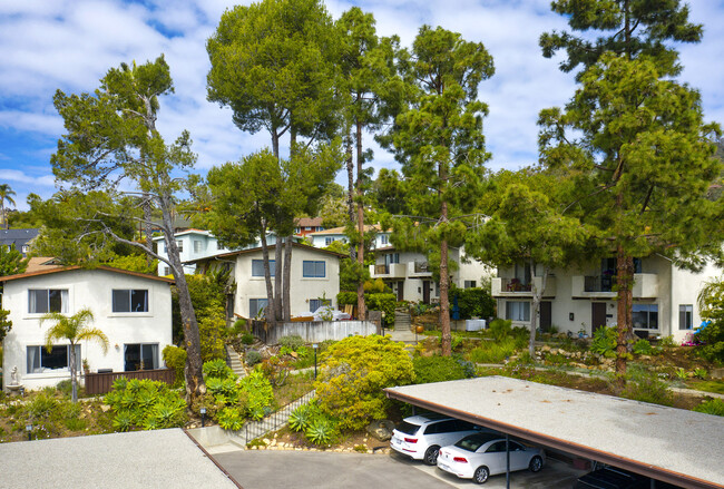 707-723 Colina Ln