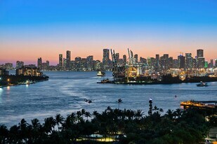 100 South Pointe Dr in Miami Beach, FL - Building Photo