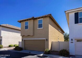 3701 E Hans Dr in Gilbert, AZ - Building Photo - Building Photo