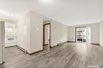 115 Short Beach Rd in Stratford, CT - Building Photo - Building Photo