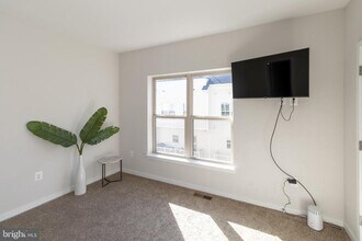 935 Sycamore Dr SE in Washington, DC - Building Photo - Building Photo