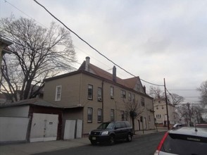 215 Burgess Pl in Passaic, NJ - Building Photo - Building Photo