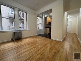 WEST 13 STREET in New York, NY - Building Photo