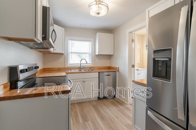 property at 1601 Villa Ave