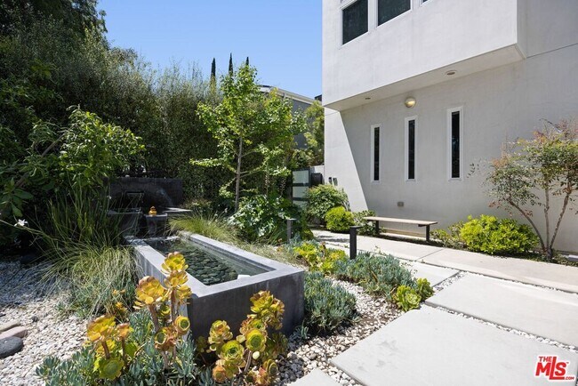 4255 St Clair Ave in Los Angeles, CA - Building Photo - Building Photo