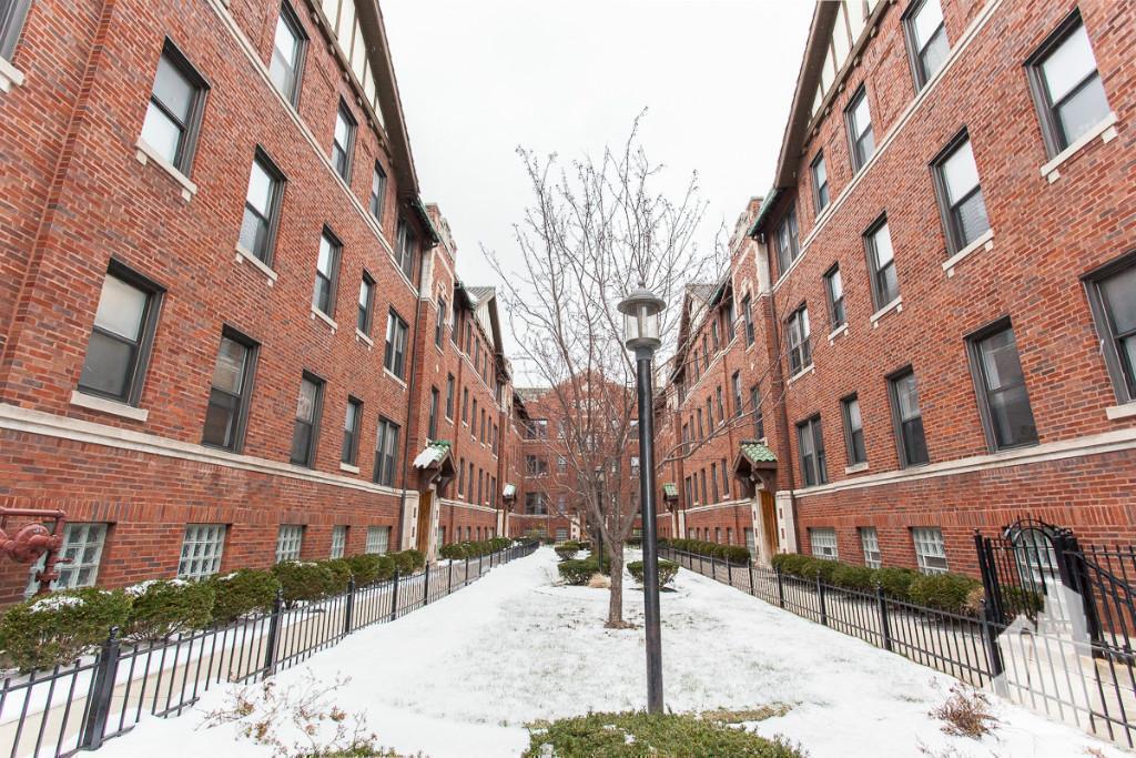 3304 W Schubert Ave, Unit 3I in Chicago, IL - Foto de edificio