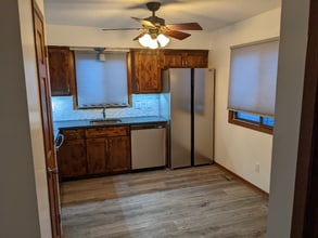 2070 English St in Maplewood, MN - Building Photo - Building Photo