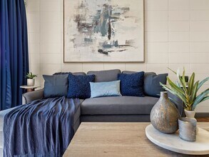 710 Iris St, Unit 207 in Lake Charles, LA - Building Photo - Building Photo