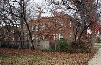 Glendale Apartments in Alexandria, VA - Foto de edificio - Building Photo
