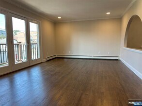 29 Marion Ave in Cliffside Park, NJ - Building Photo - Building Photo