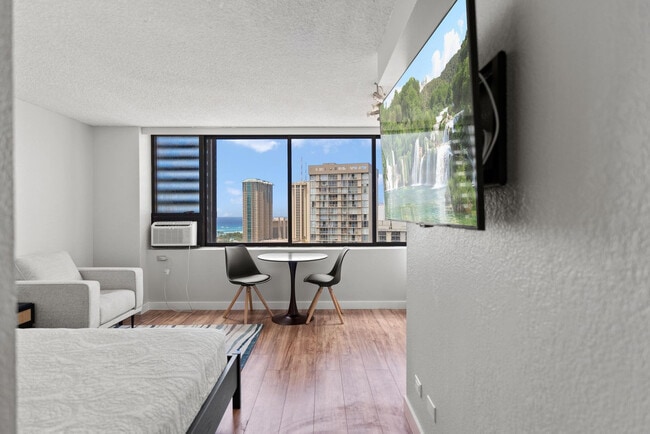 444 Niu St in Honolulu, HI - Building Photo - Building Photo