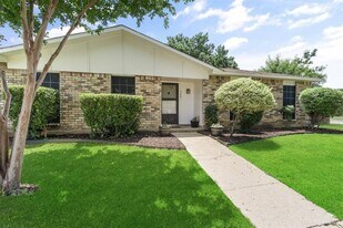 5001 Wheeler Cir in The Colony, TX - Building Photo