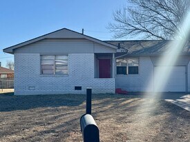 4304 NW Pollard Ave in Lawton, OK - Building Photo