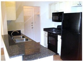 717 Claremont Pkwy in Marble Falls, TX - Building Photo - Building Photo
