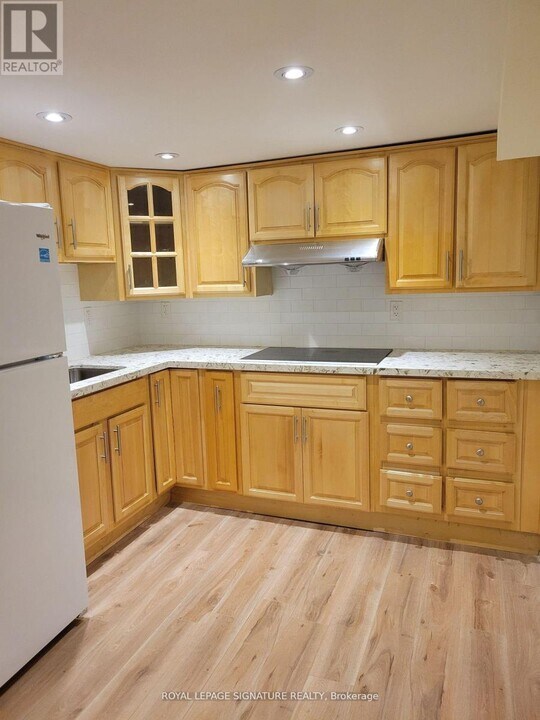 42 Ambleside Crescent in Markham, ON - Building Photo