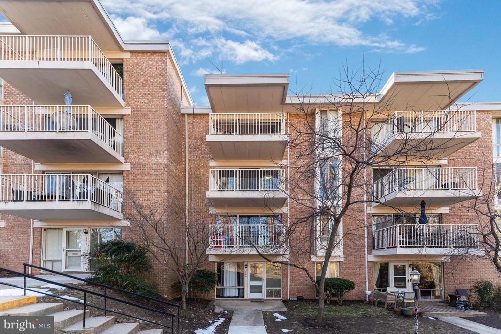 2609 Redcoat Dr in Alexandria, VA - Building Photo