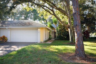 231 Southampton Ln in Venice, FL - Building Photo