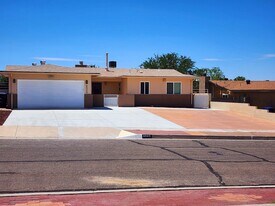 8900 Yankee Dr NE in Albuquerque, NM - Building Photo