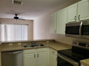 15843 Fishhawk View Dr in Fish Hawk, FL - Building Photo - Building Photo