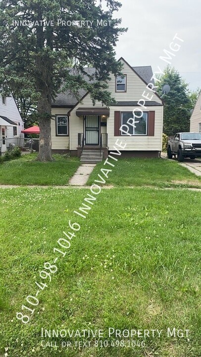533 W Pulaski St in Flint, MI - Foto de edificio