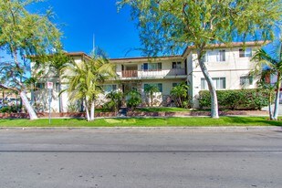 5881 Saturn St in Los Angeles, CA - Building Photo