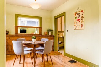 517 NE Fargo St in Portland, OR - Foto de edificio - Building Photo