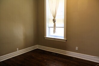 4213 W Kamerling Ave in Chicago, IL - Building Photo - Building Photo