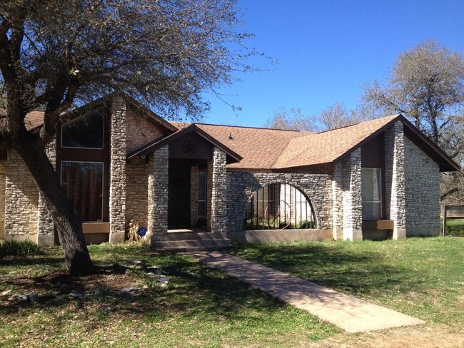 10600 Little Thicket Rd in Austin, TX - Foto de edificio - Building Photo