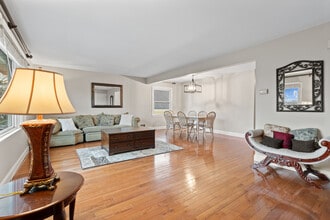 548 Downer St, Unit #2 in Westfield, NJ - Building Photo - Building Photo