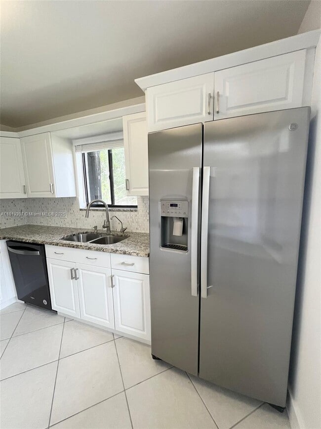 property at 304 Racquet Club Rd