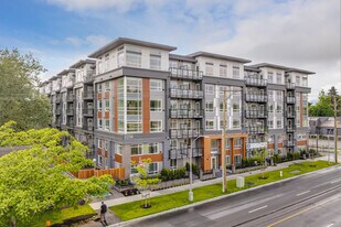 The McCallum in Abbotsford, BC - Building Photo