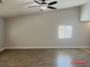 4202 Pacific Grove Ct in Bakersfield, CA - Building Photo - Building Photo