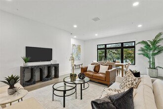 266 Park Lake St in Orlando, FL - Building Photo - Building Photo