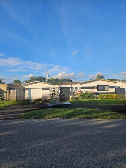 property at 7817 Fairway Blvd