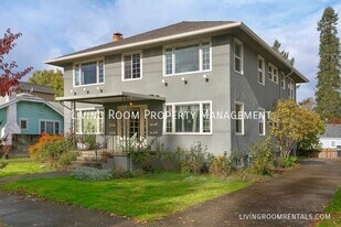 1843 N Schofield St in Portland, OR - Building Photo