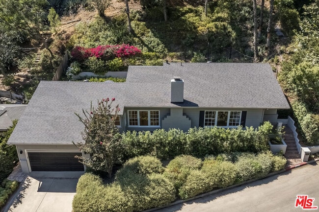 5657 Valley Oak Dr in Los Angeles, CA - Building Photo - Building Photo
