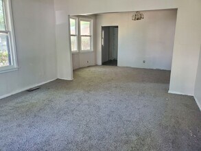 724 NW 96th St in Oklahoma City, OK - Building Photo - Building Photo